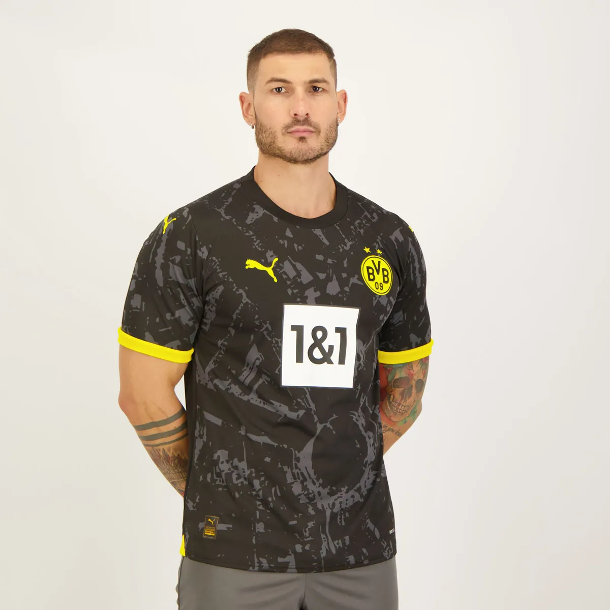The Ultimate Guide to the 2023/24 Borussia Dortmund Jersey by Emporium Outlet